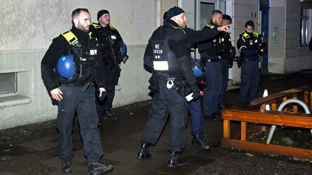 Lichtenberg: 34-Jähriger tötet Frau und verletzt Mann schwer