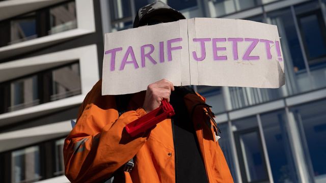 Die Neue Rechte: Rechtsextremistische Organisationen jetzt auch offiziell rechtsextrem