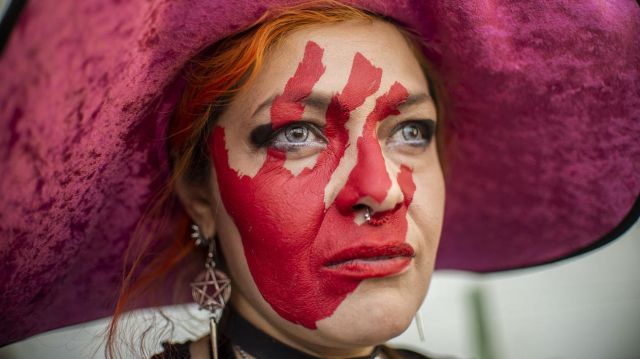 «Mama und Papa, Fleisch essen und in Urlaub fahren»: Ist das schon rechtsradikal?