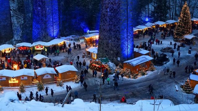 Wie ein Paar aus Ulm Lkw-Fahrern Weihnachten versüßt