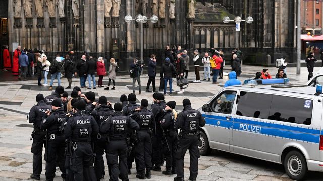 Silvester: „Verletzte nehmen wir in Kauf“ – Jugendliche liefern sich Böller-Schlacht